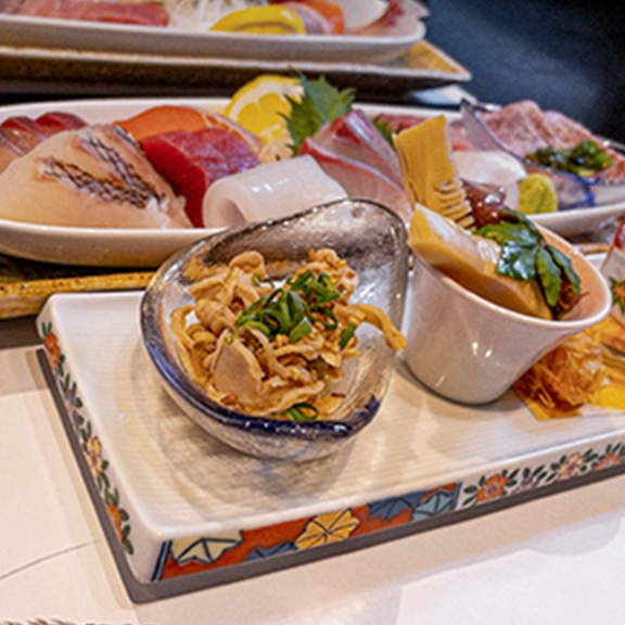 酢モツや旬の山菜を使った前菜